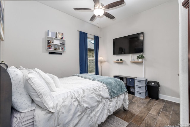 bedroom featuring ceiling fan