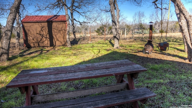 view of yard with a shed