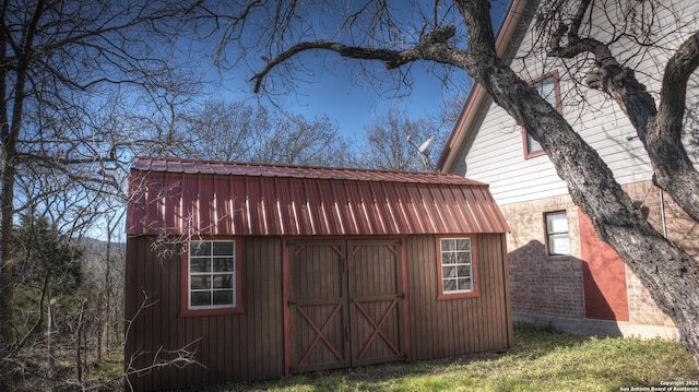 view of outbuilding