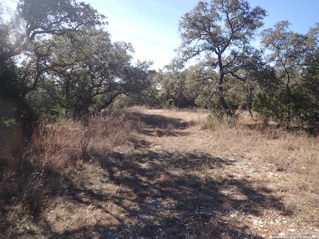 Listing photo 2 for 559 Summit Rd, Pipe Creek TX 78063