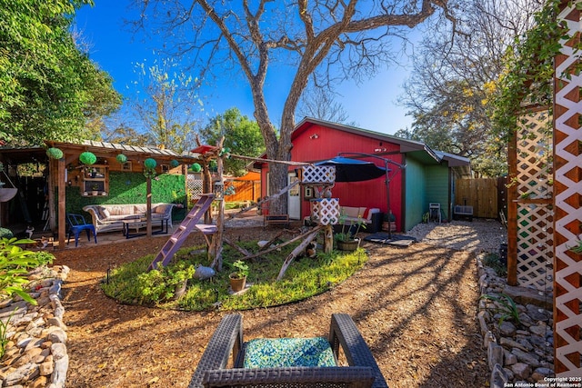 view of yard featuring an outdoor living space