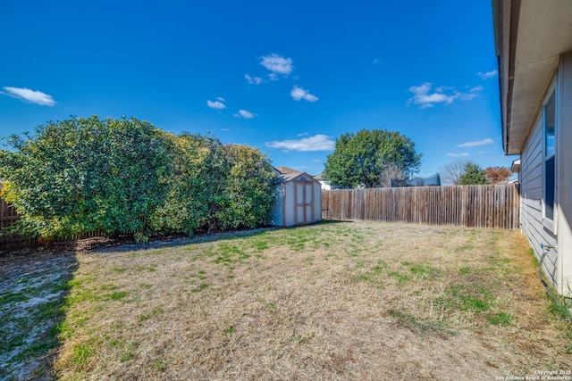 535 Granite Clf, San Antonio, TX 78251 - view of yard featuring a storage shed and an outbuilding