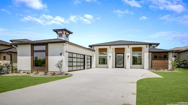 view of front of home featuring a front yard