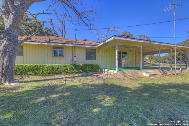 view of front of house with a front yard