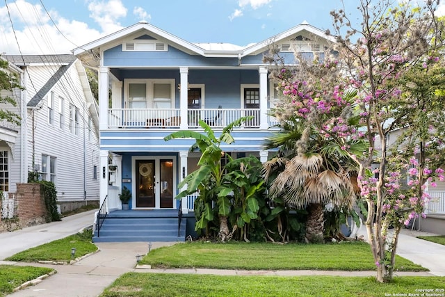 view of front of property with a front yard