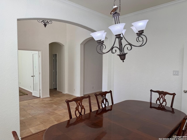 dining area with ornamental molding