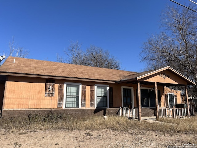 view of front of property