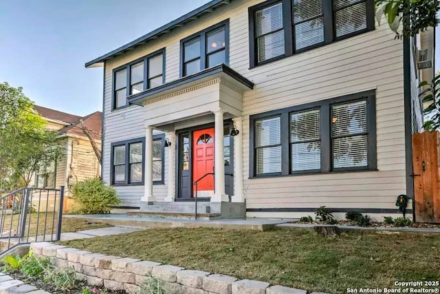 view of front of property with a front yard