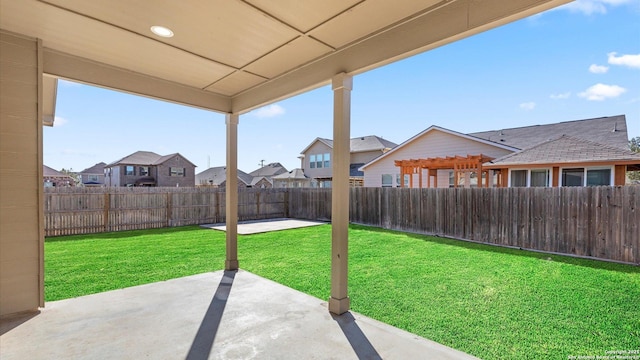 view of yard featuring a patio area