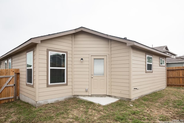 exterior space featuring a yard