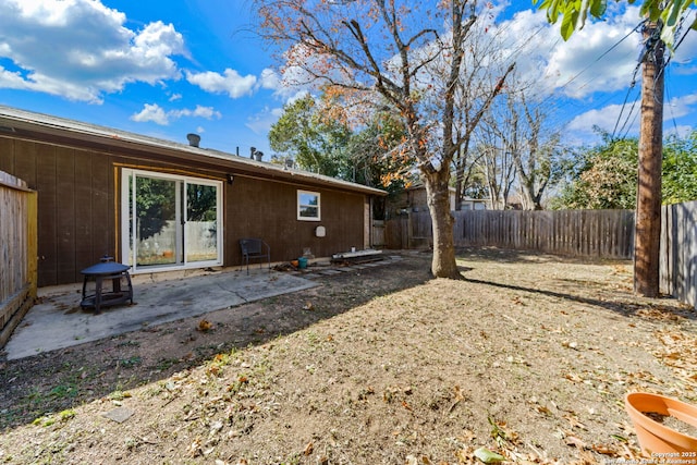 view of yard with a patio area