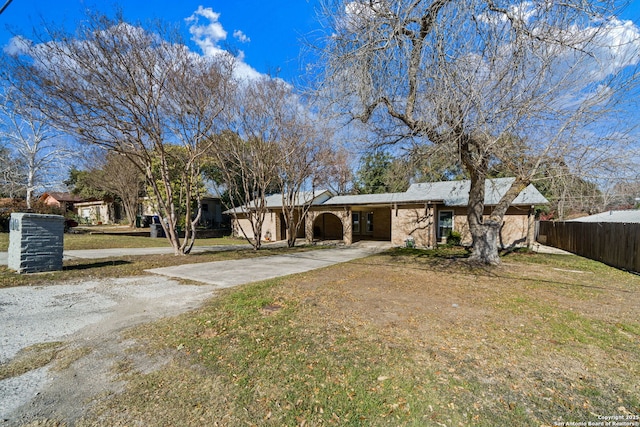 view of front of house with a front lawn