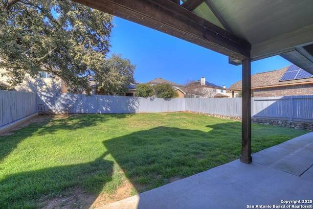 view of yard with a patio area