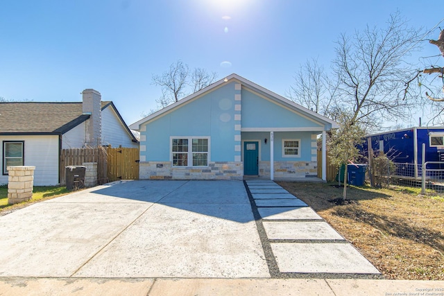 view of front of home featuring a porch