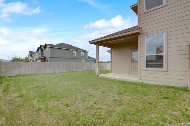 view of yard featuring a patio