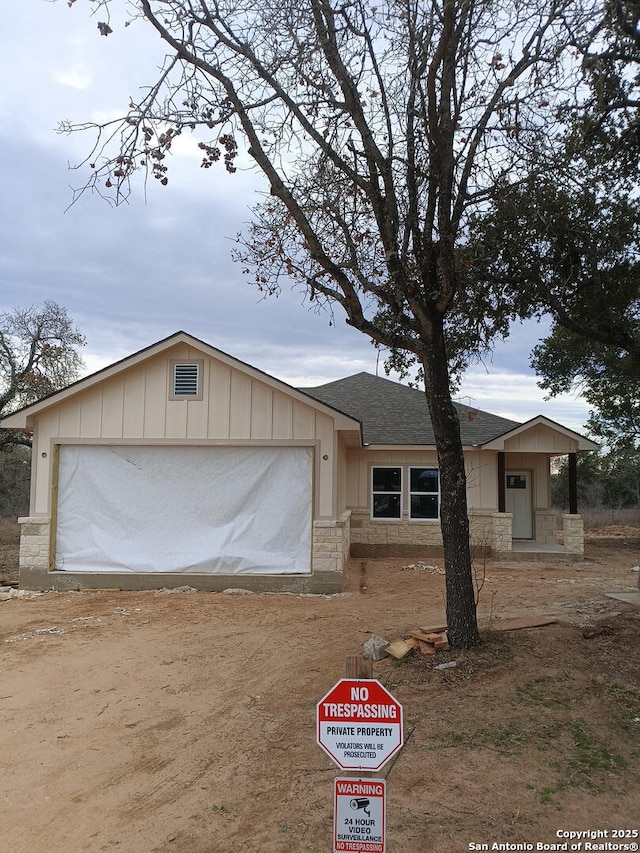 view of front of house with a garage