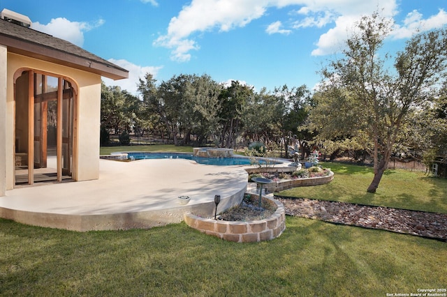 view of swimming pool with a yard, a jacuzzi, and a patio area