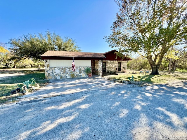 view of front of property