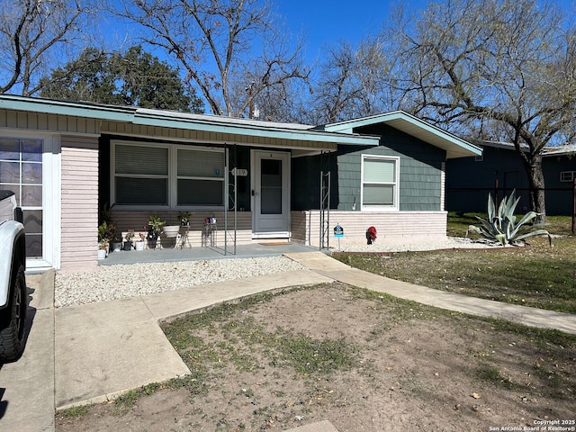 view of front facade with a porch