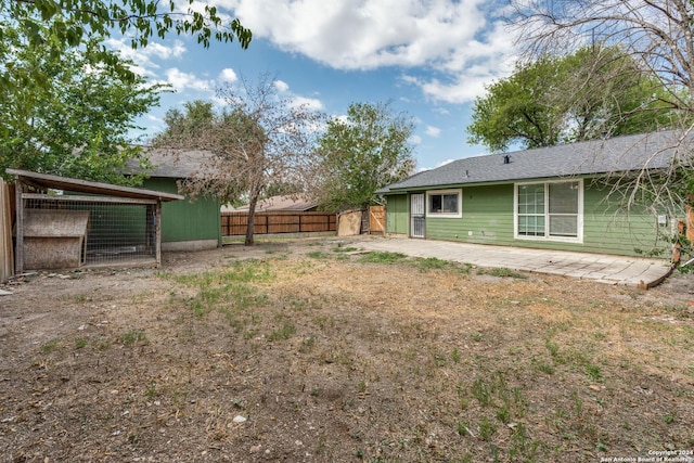 view of yard with a patio area