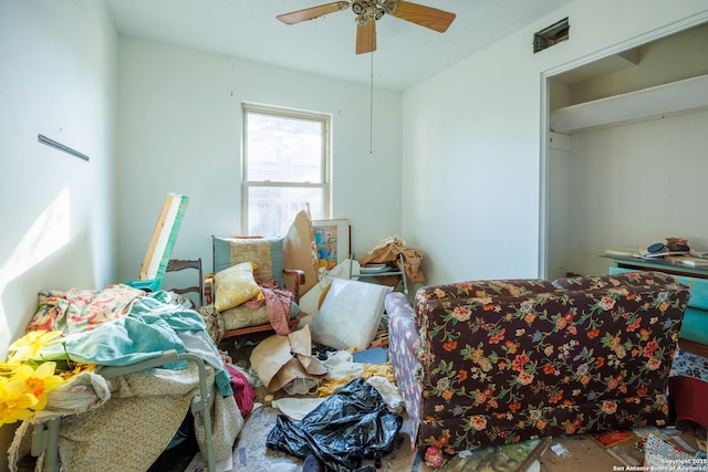 bedroom with ceiling fan