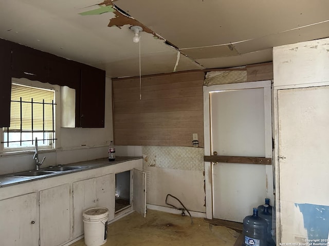 kitchen featuring sink