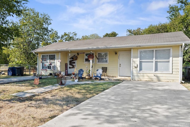 view of front of property