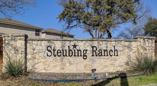 view of community / neighborhood sign