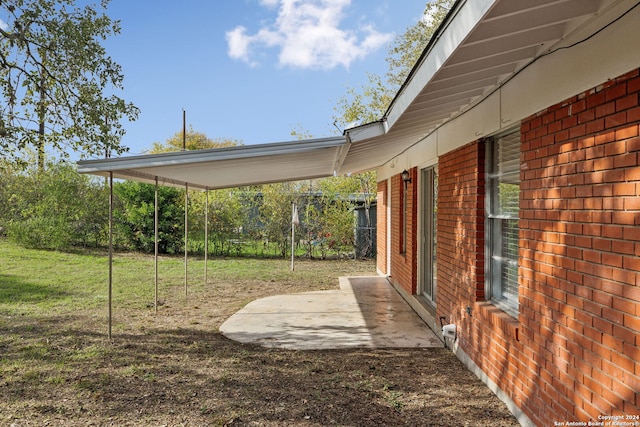 view of yard with a patio