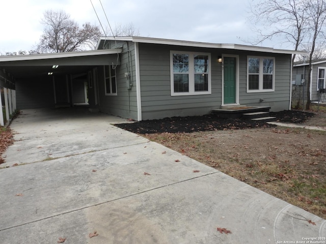 view of front facade featuring a carport