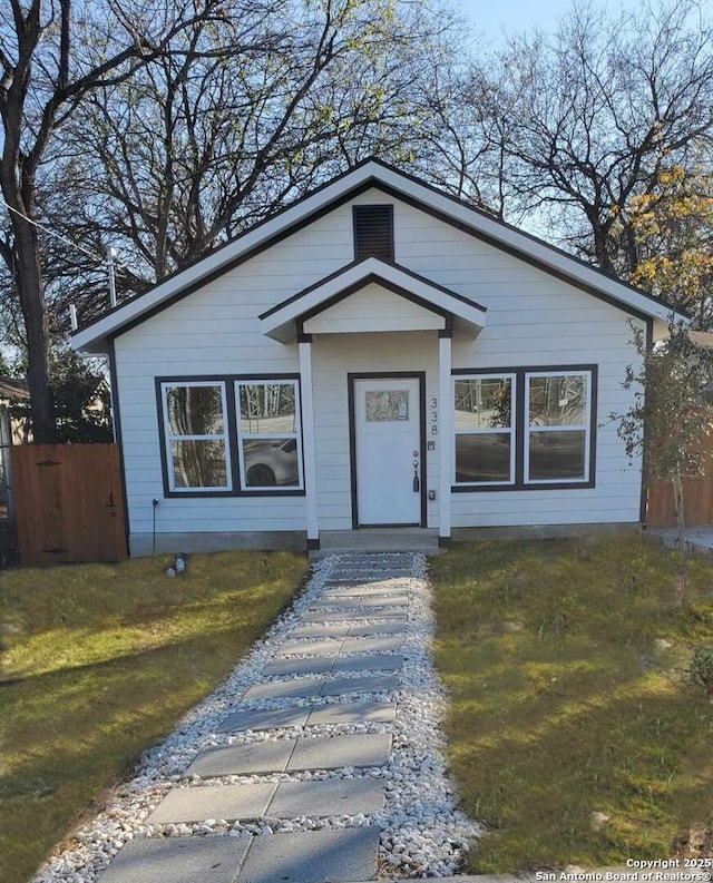 view of front of house with a front yard