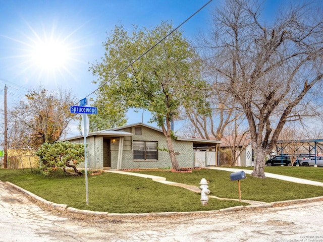 view of front of house with a front yard