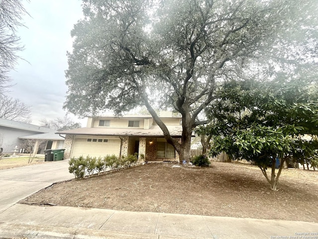 view of front facade featuring a garage