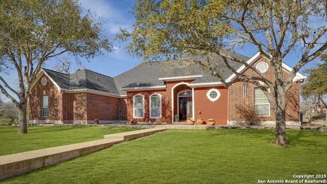 view of front of property with a front yard