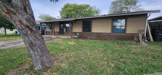 view of front of house with a front yard