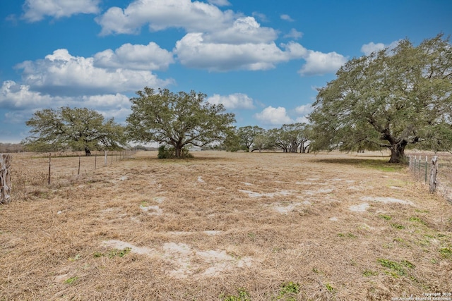 view of yard featuring a rural view