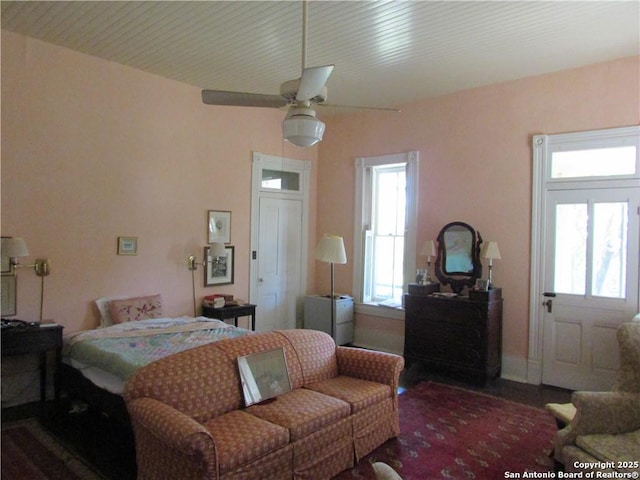 bedroom featuring ceiling fan