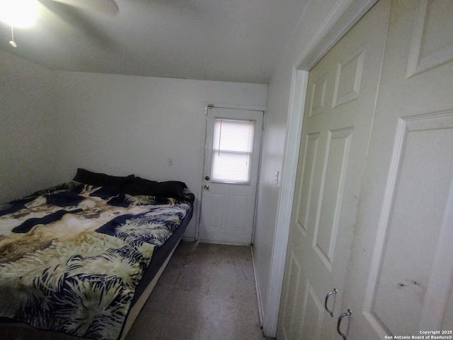 bedroom featuring ceiling fan