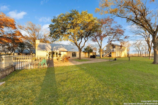 view of yard featuring a patio