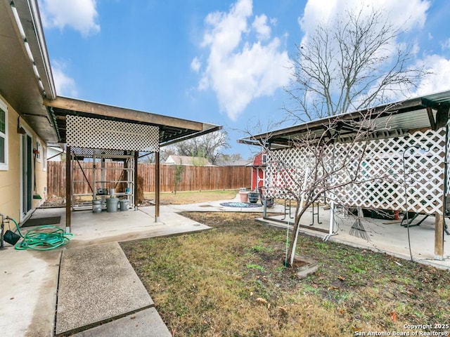 view of yard featuring a patio