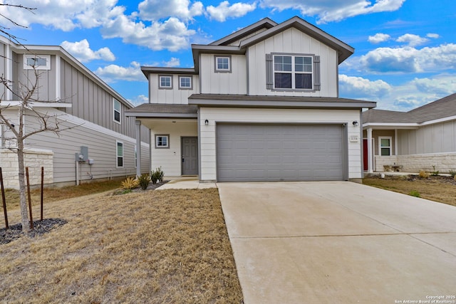 view of front facade with a garage