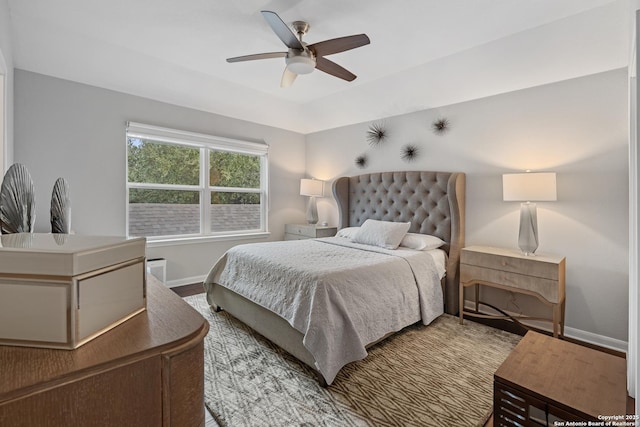 bedroom featuring ceiling fan