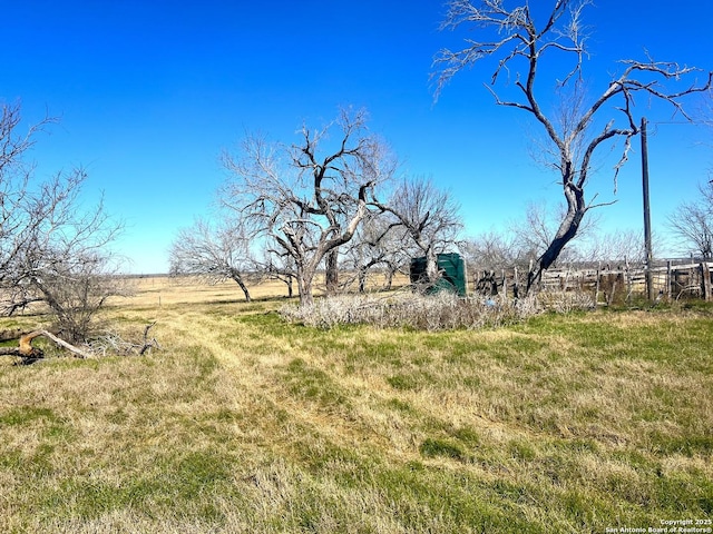 Listing photo 2 for 5615 Tenney Creek Rd, Luling TX 78648