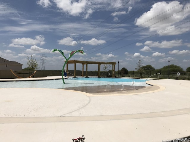 view of swimming pool