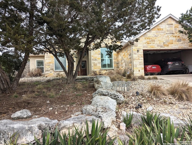 view of front of property featuring a garage