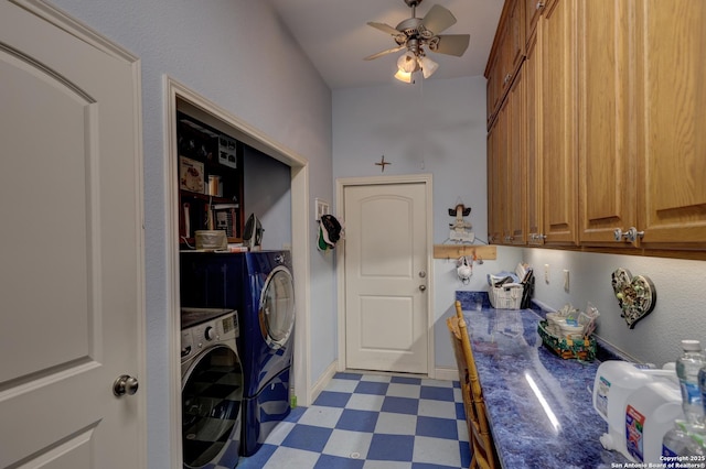 laundry area featuring washer and clothes dryer and ceiling fan