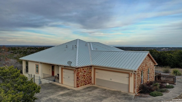 view of front of home featuring a garage