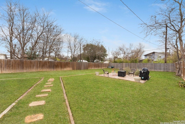 view of yard featuring a patio