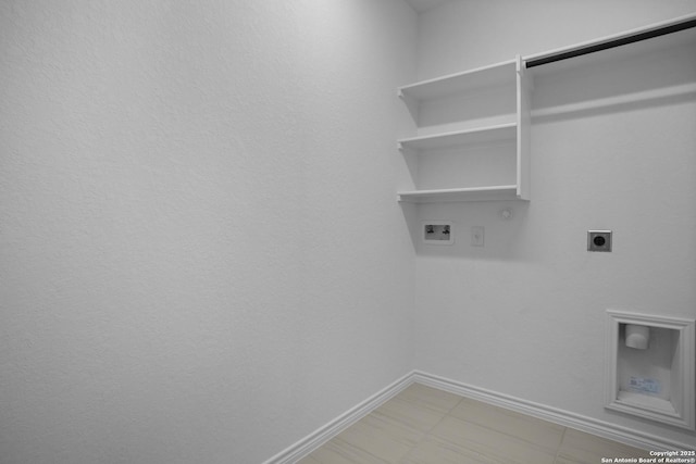 312 Hulda Trl, New Braunfels, TX 78130 - laundry area with electric dryer hookup, hookup for a gas dryer, baseboards, and hookup for a washing machine