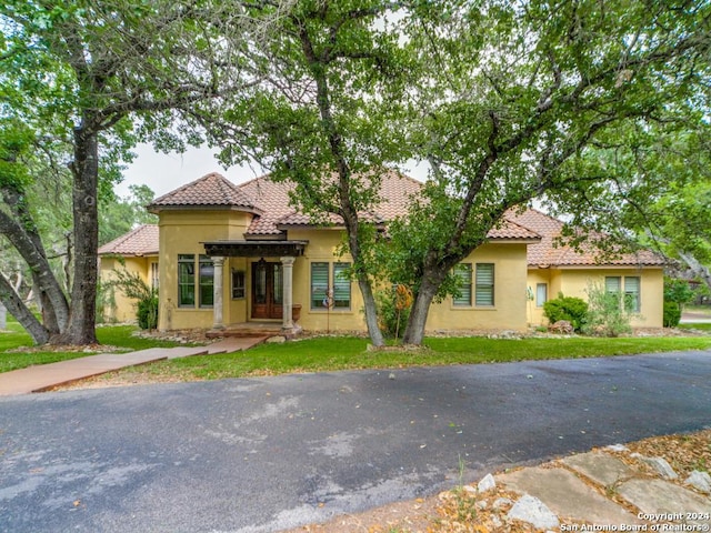 view of mediterranean / spanish-style house